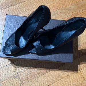 Gucci black pumps